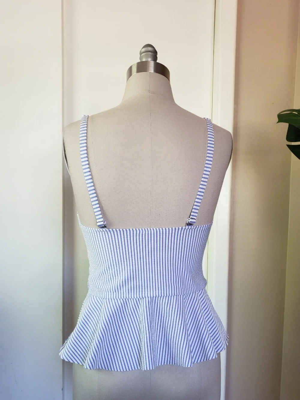 Ruffle Butts Seersucker Swimsuit Size Large NEW - Picture 6 of 13